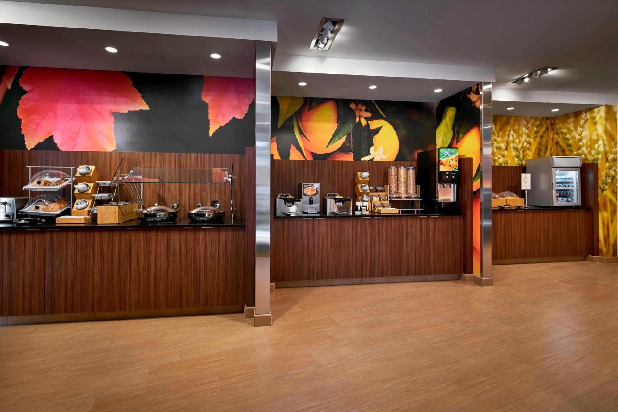 亚历山大万枫套房酒店 亚历山德里亚 外观 照片